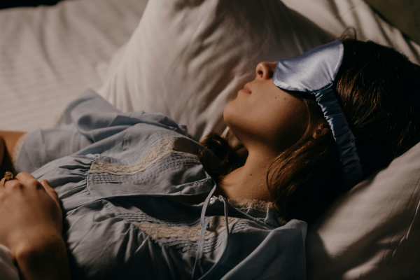 How to Fall Asleep - Proven Techniques. Learn how to fall asleep faster with proven techniques like the 4-7-8 method, military sleep method, and sleep hygiene strategies backed by clinical research.